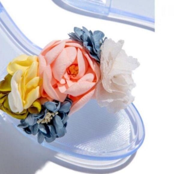 !! RESTOCKED !! Floral Jelly Slides – Clear - Picture 3 of 7